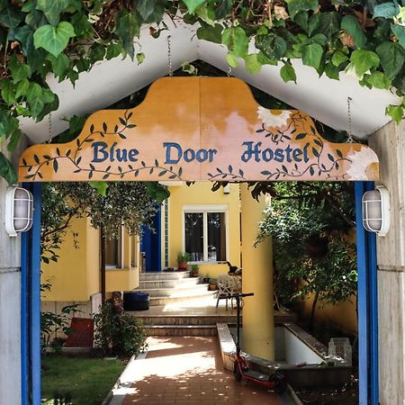 Blue Door Hostel Tiran Dış mekan fotoğraf