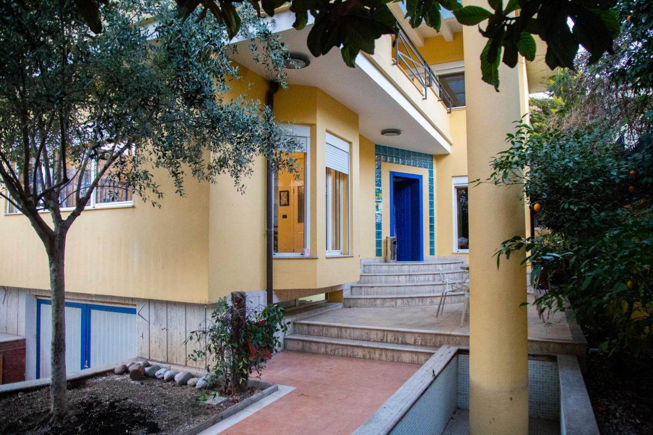 Blue Door Hostel Tiran Dış mekan fotoğraf