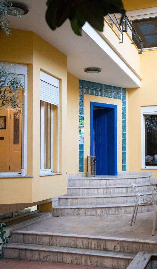 Blue Door Hostel Tiran Dış mekan fotoğraf