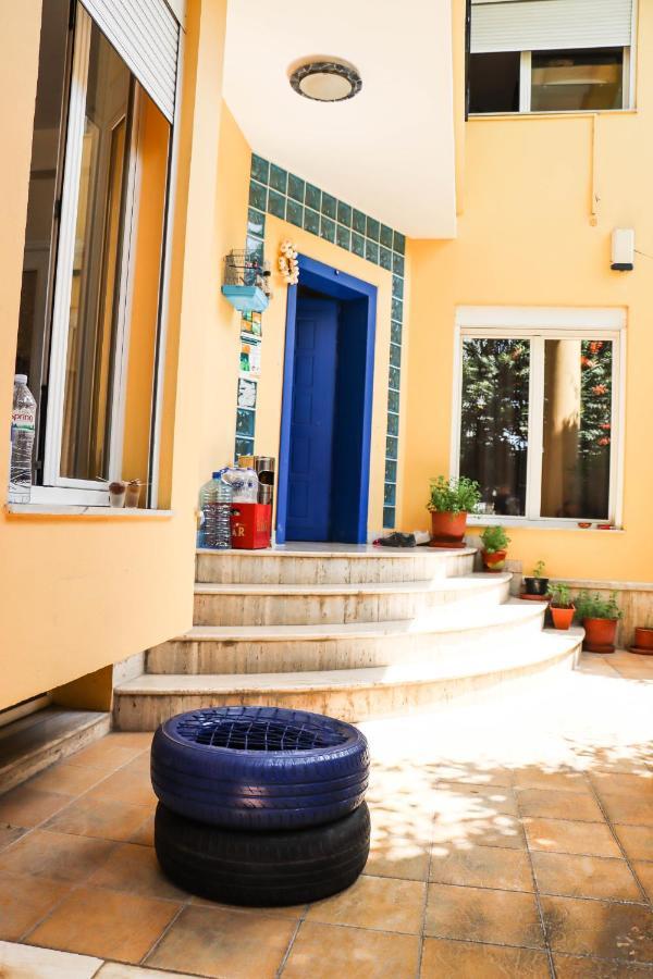 Blue Door Hostel Tiran Dış mekan fotoğraf