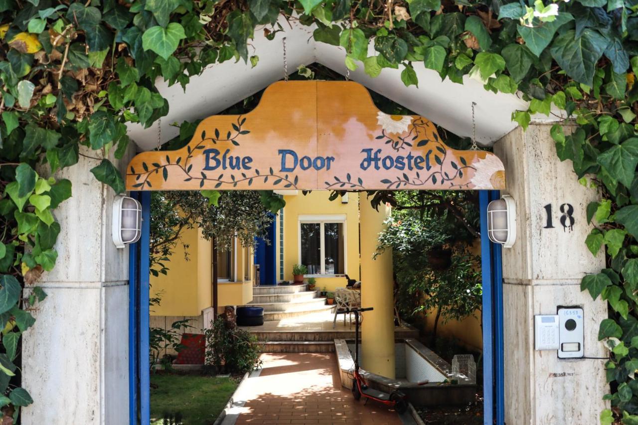 Blue Door Hostel Tiran Dış mekan fotoğraf